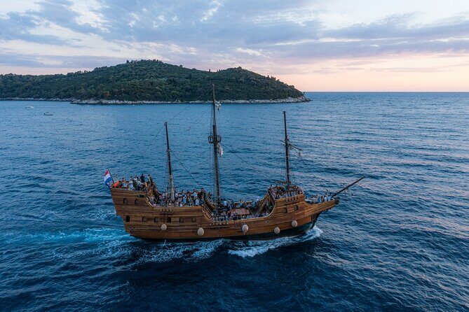 Sunset Panorama Cruise with a Guide on a Wooden Galleon - Key Points