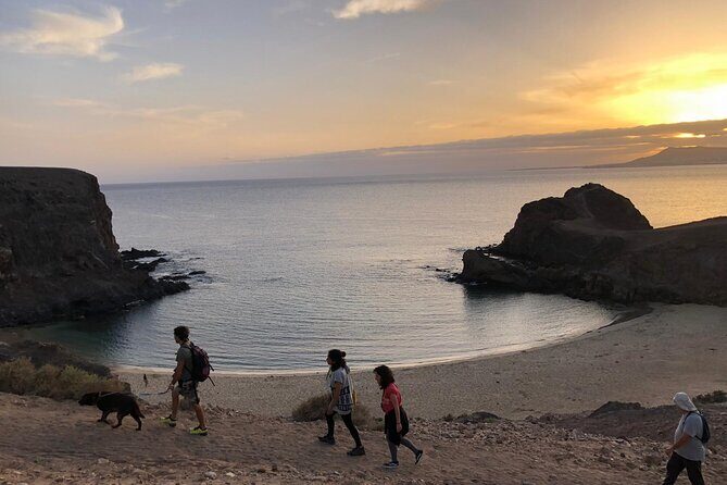 Sunset Playa Mujeres or Volcan del Cuervo Connect&flow Yoga practice - Exploring the Sunset Yoga Tour in Lanzarote: Playa Mujeres or Volcan del Cuervo