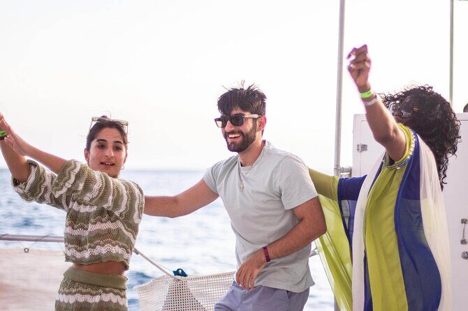 Sunset Sail Party Cruise on the Pez Gato - FAQs