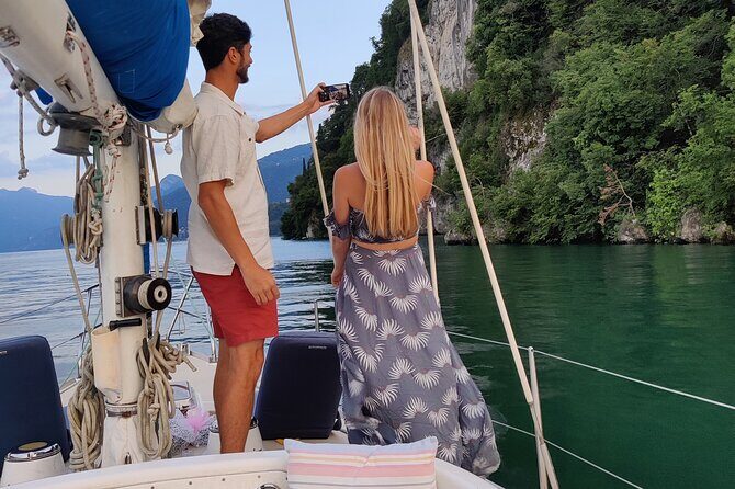 Sunset sailing on lake Como with Private Skipper - The Experience and Atmosphere