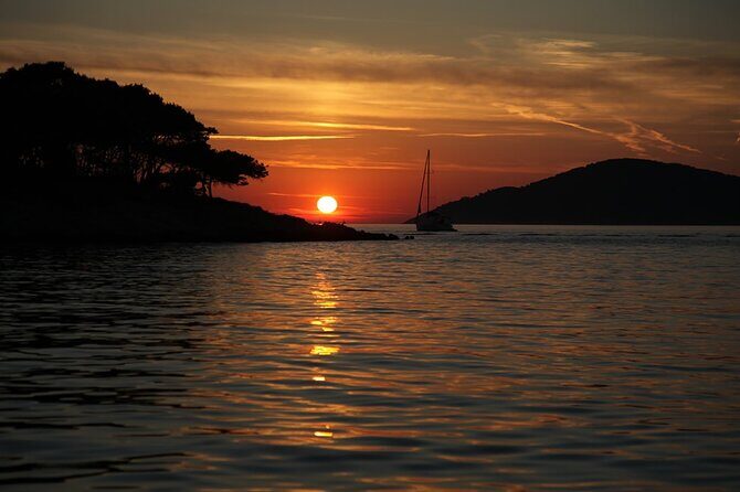 Sunset Sailing Tour on the Pakleni Islands - FAQs