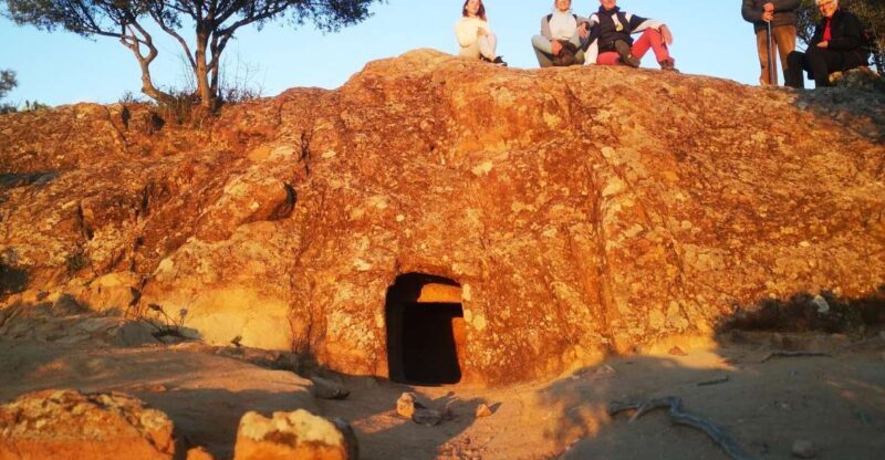 Sunset tour at a Domus de Janas & NatureTherapy - Key Points