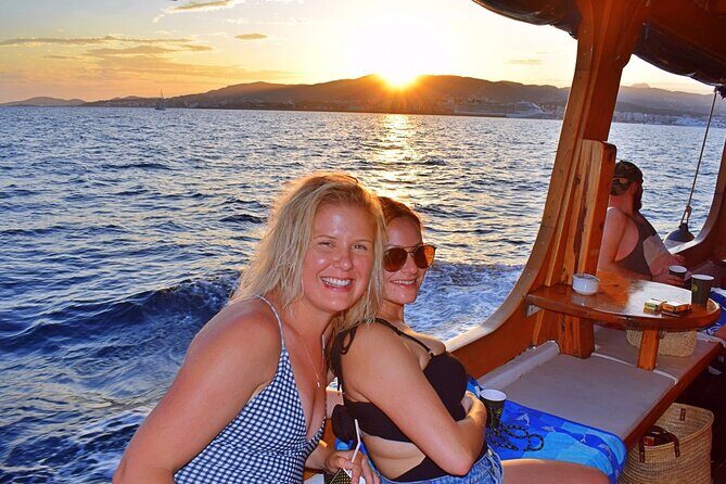 Sunset Tour Mallorca: Sunset boat trip with music & good atmosphere - Frequently Asked Questions