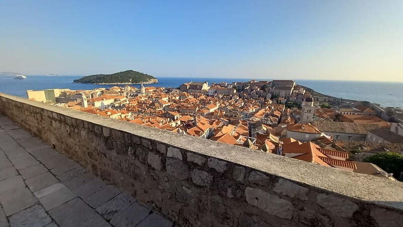 Sunset Wall Walk: 75-Minute Guided Tour & Free Exploration - Who Would Enjoy This Tour?