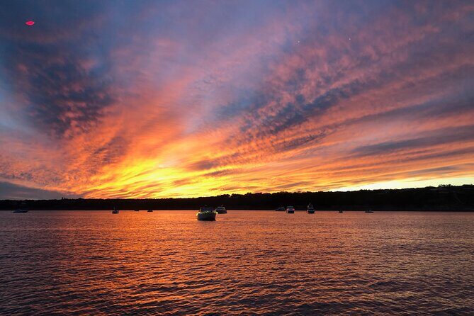 Sunset Yacht Charter Experience on Lake Travis - Key Points