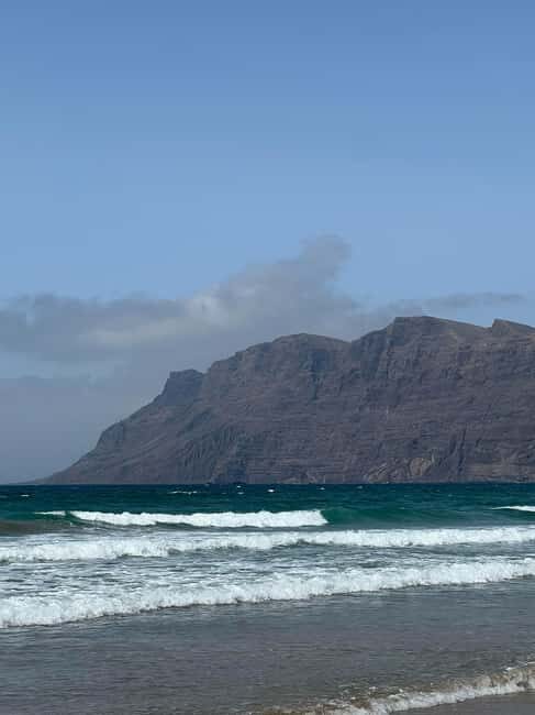 Surf in Famara: 2 hours of pure excitement and nature - Photos and Memories: Capturing Your Moment