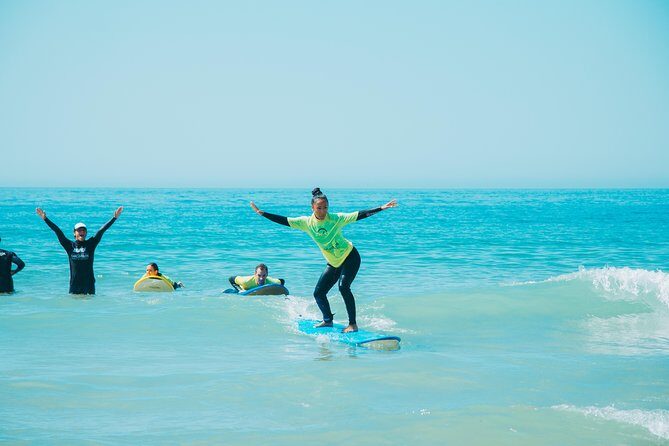 Surf Lesson on Praia de Carcavelos - Practical Details