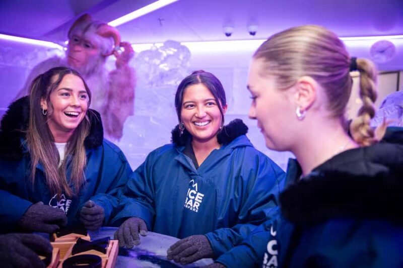 Surfers Paradise: IceBar Entry Ticket and Drink - What Reviewers Say