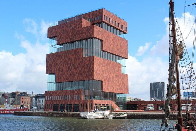 Surprise Walk of Antwerp with a Local - A Closer Look at the Experience