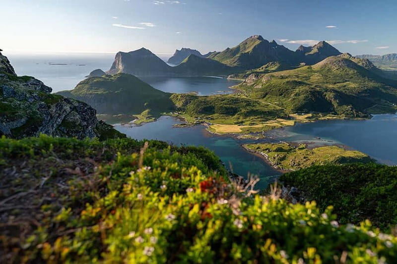 Svolvær: Guided Hike with Snacks - A Deep Dive into the Guided Lofoten Hike