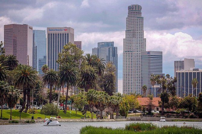 Swan Boat Rental in Echo Park - Views and Atmosphere