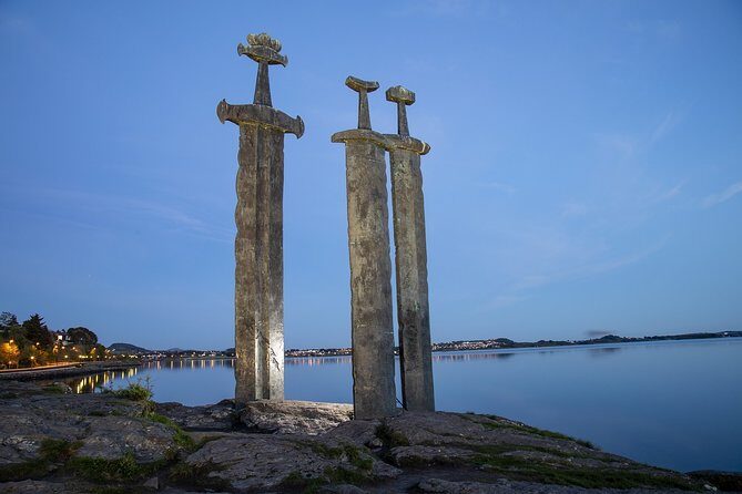 Swords in Rock monument and Stavanger highlights private tour - An in-depth look at the Stavanger private tour