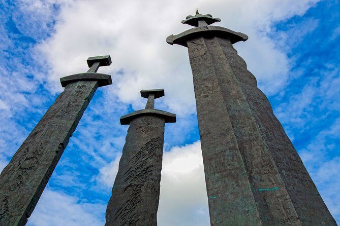 Swords in Rock monument and Stavanger highlights private tour - FAQ