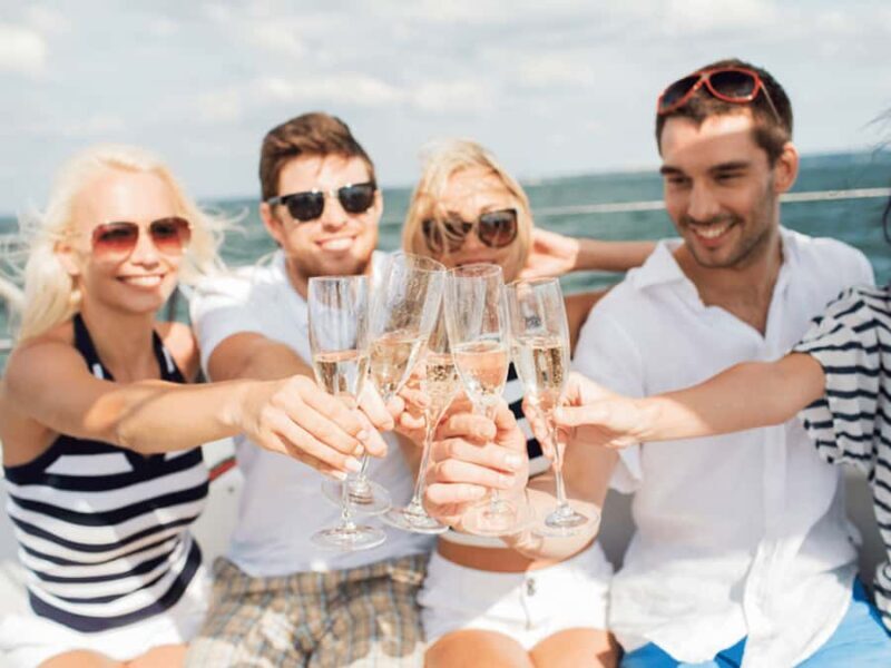 Sydney Harbour: 3-Hour Lunch Cruise with Live Music - The Experience and Atmosphere