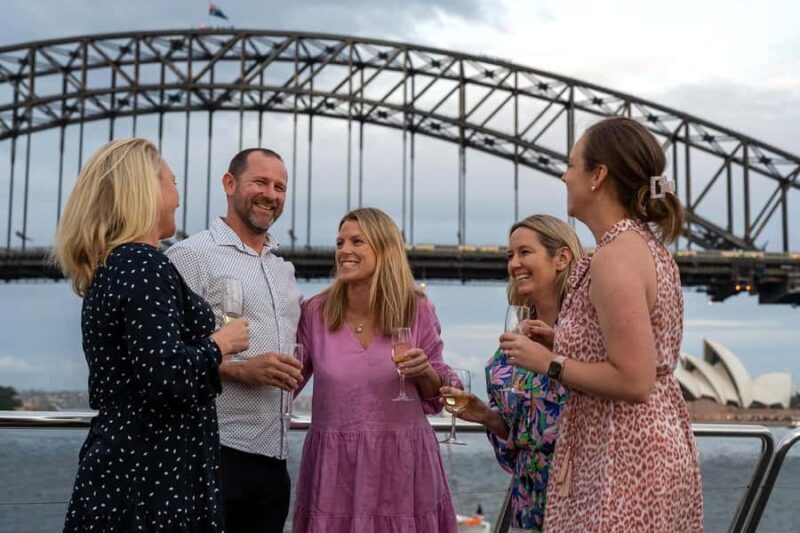 Sydney Harbour Sightseeing Cruise with Live Commentary - Key Points
