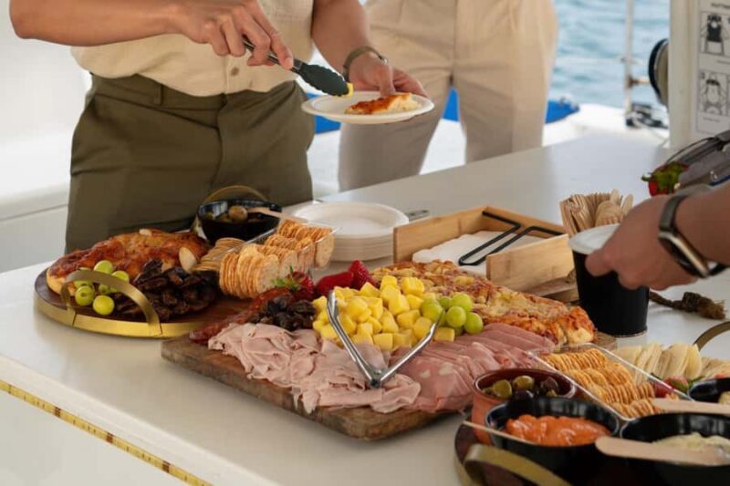 Sydney Harbour: Sunset Catamaran Cruise - FAQ