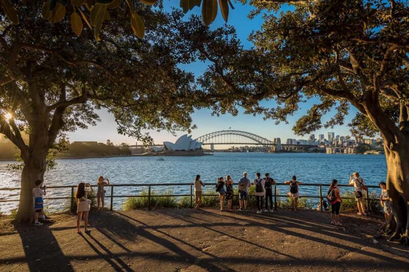 Sydney: Private Tour with Photography plus a Harbour Cruise - FAQ