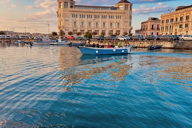 Syracuse: Boat tour with Aperitif 2 hours - FAQ