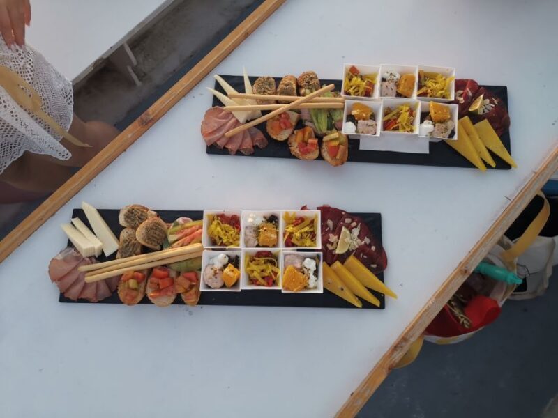 Syracuse: Ortigia Sunset Cruise with Aperitif - Key Points