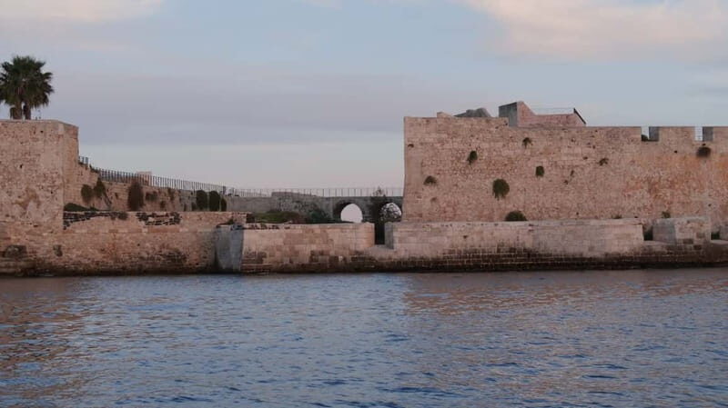 Syracuse: Sunset cruise including aperitif and swim stop - To sum it up