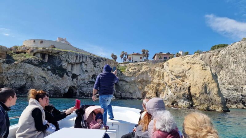 Syracuse:Ortigia, Sea Caves Winter Boat Tour + Tea & Blanket - A Gentle Journey Through Syracuse’s Coastline