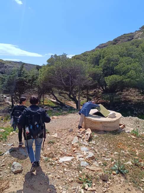 Syros: Hiking exploration in the untouched Apano Meria - Who Should Consider This Tour?