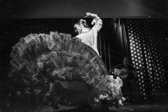 Tablao Flamenco Orillas de Triana Ticket - The Experience in Practice