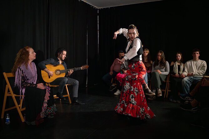 Tablao Sevilla Flamenco Only for 20 People - Key Points