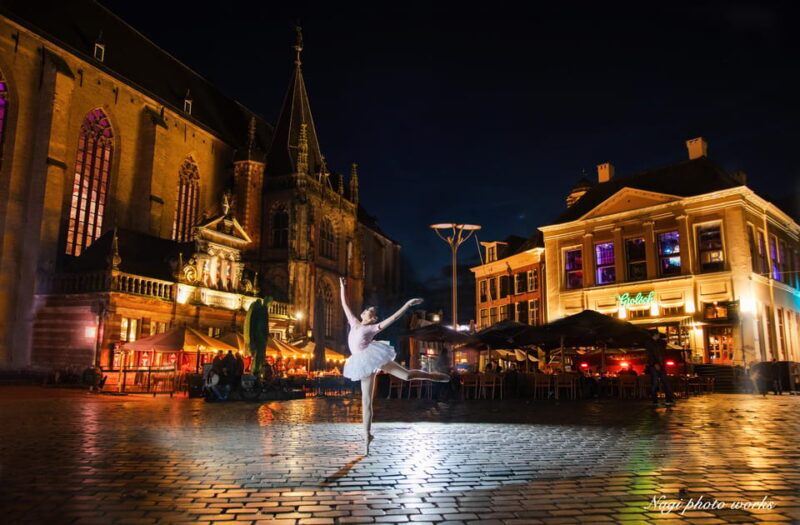 Take photographs of advertising posters with family photos - The Experience from a Traveler’s Perspective