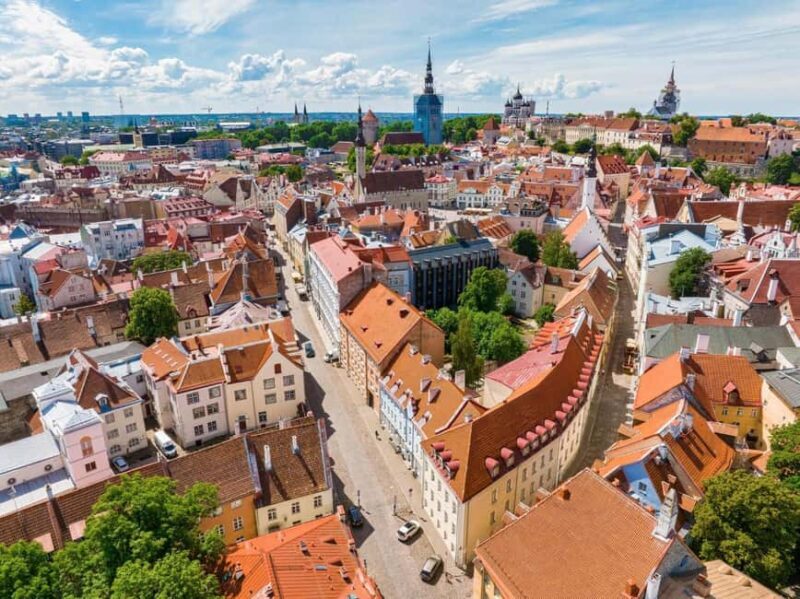 Tallinn: 2-hour Best Intro Walking Tour with a Local - Key Points