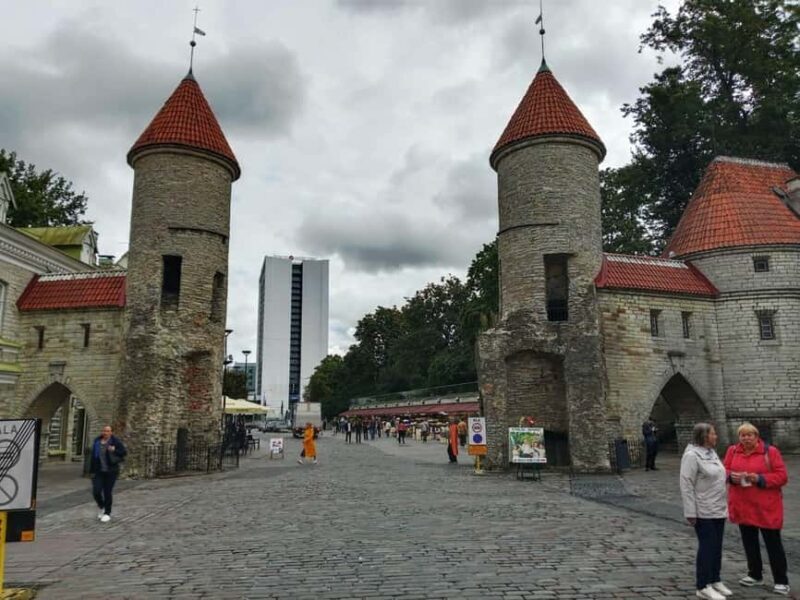Tallinn Day Tour: Old Town Legends, Lunch & Modern Sights - Seaside strolls and peaceful escapes