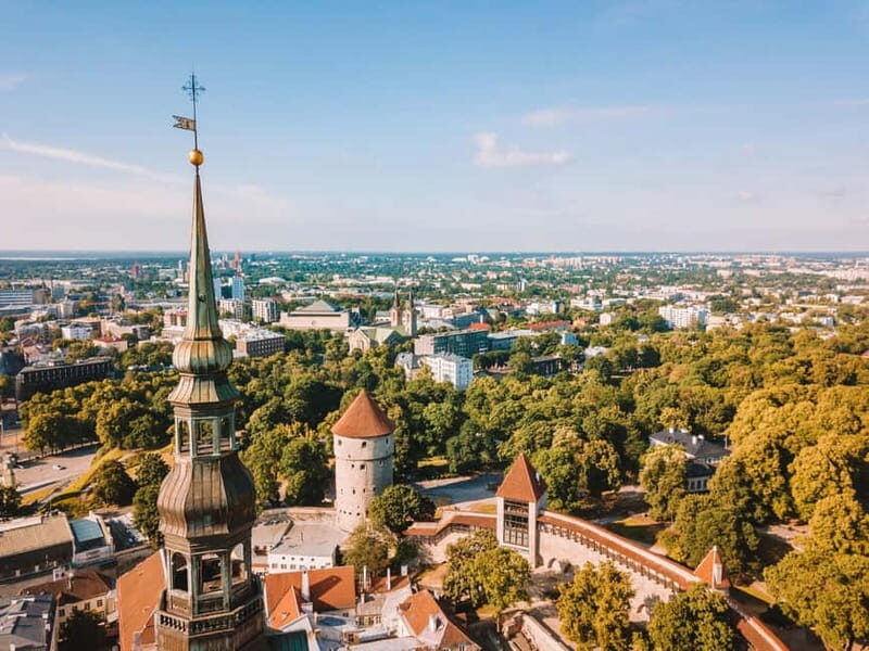 Tallinn: Express Walk with a Local in 60 minutes - Key Points