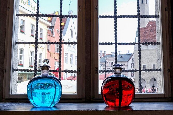 Tallinn Old Town: Food and History Self-Guided Walking Tour - Key Points