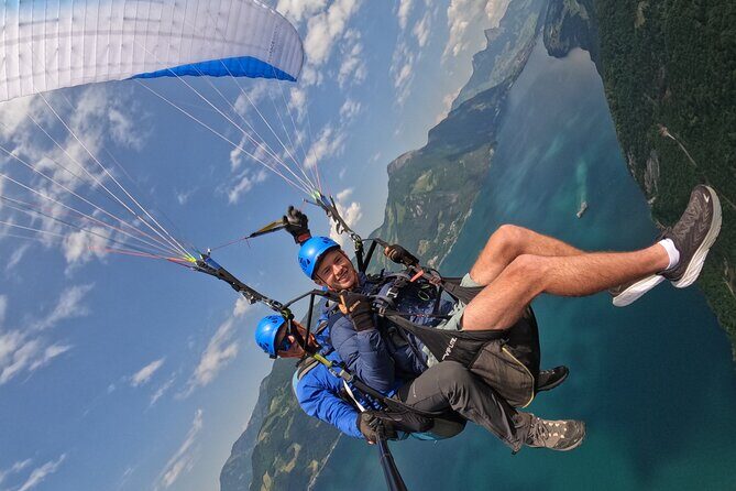 Tandem Paragliding Flight in the Lucerne Region - What to Expect from Your Paragliding Experience