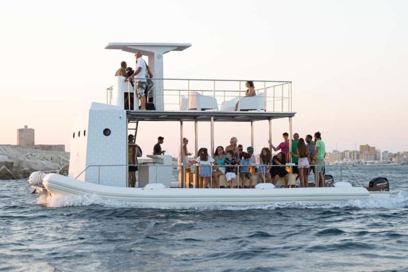 Taormina: BOAT PARTY IN CATAMARANO NELLA BAIA DI TAORMINA - Key Points
