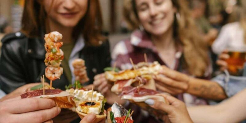 Tapas tasting with drinks at Santiago Old Town - The drinks: Customizable and local