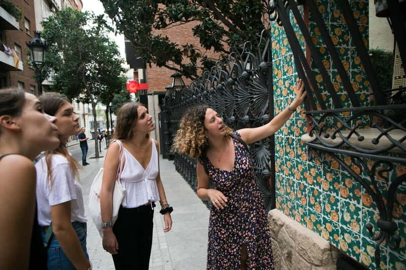 Tapas tour in Gracia quarter: Food, drinks & modernist gems - What Makes This Tour Stand Out