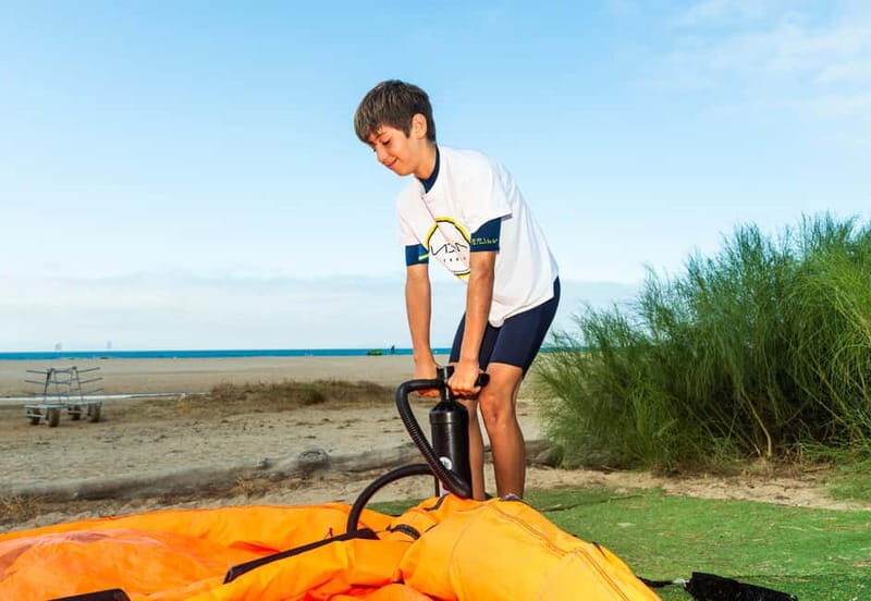 Tarifa, Cadiz: Wingfoil lessons for all levels. Children and adults - Key Points