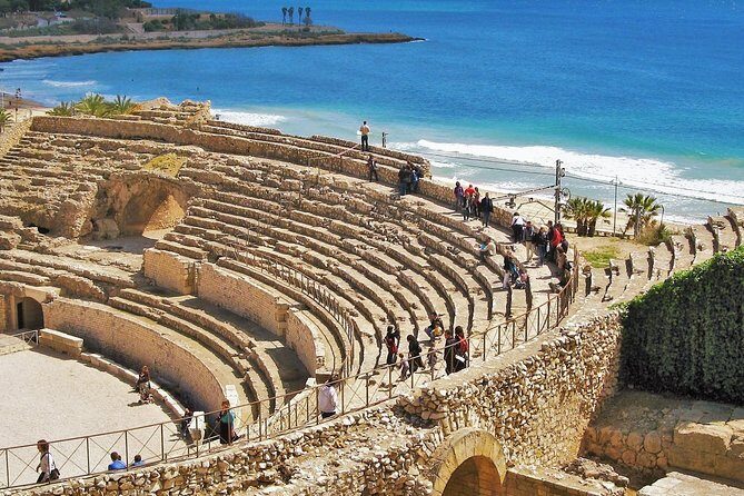 Tarragona and Sitges Tour with Small Group and Hotel Pick Up - The Itinerary: A Closer Look