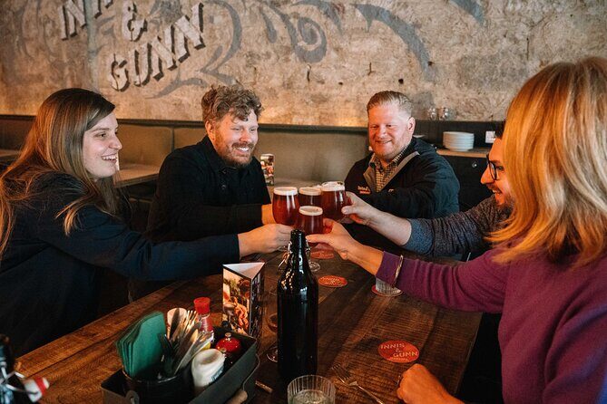 Taste & Tour: Edinburgh Food Tour with Drinks - Key Points