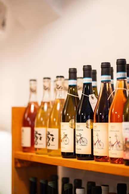 Tasting local wines with snacks in Rapallo's historic center. - Key Points