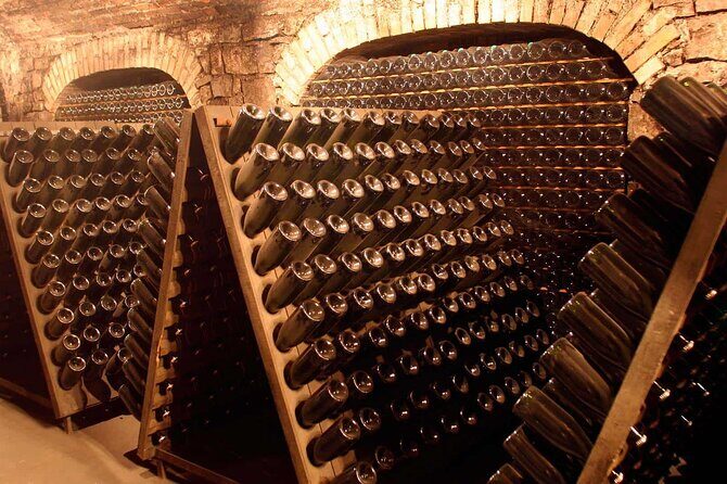 Tasting "The secret of bubbles - do you know the differences"? - An In-Depth Look at the "The Secret of Bubbles" Tour in Milan