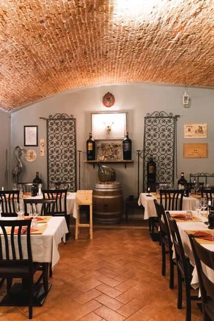 Taverna dei Servi Florence: Traditional Tuscan wine tasting - Who Would Enjoy This Experience Most?