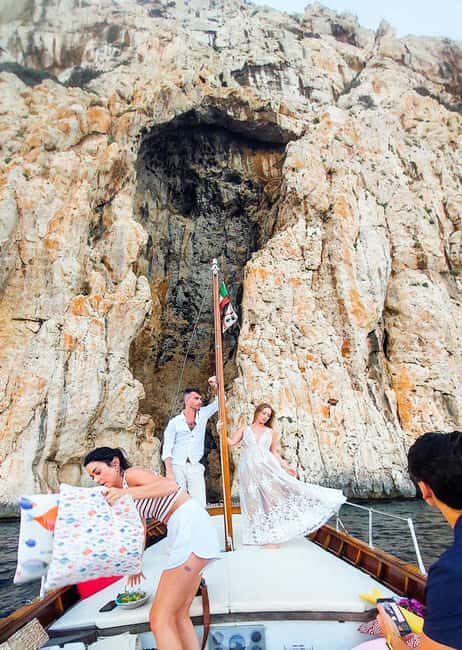 Tavolara: Sunset Aperitif Tour with Drinks and local snacks - Final Thoughts