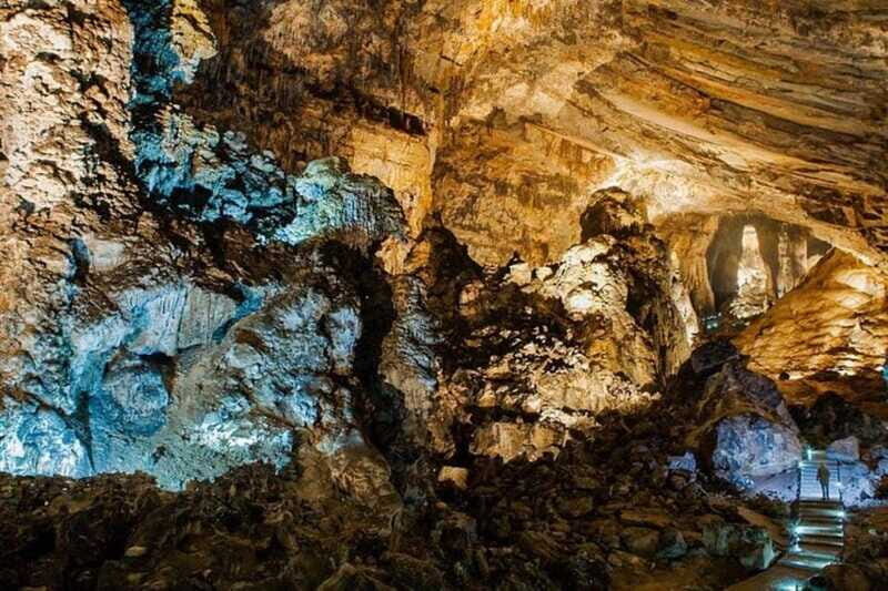 Taxco: Discover the Cacahuamilpa Grottoes - The Food and Reflection