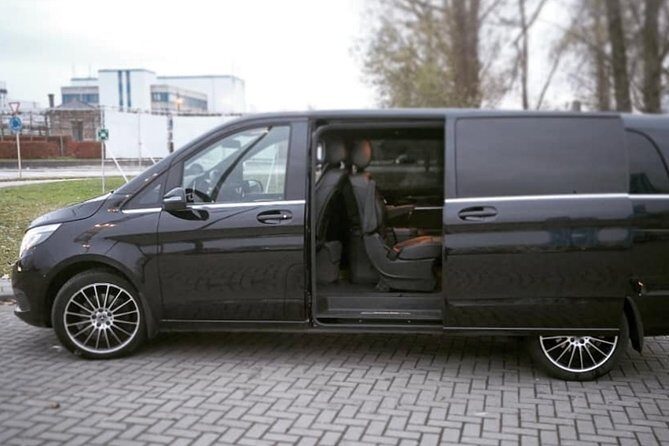 Taxi Charleroi  Disneyland Paris (1 to 8 SEATS) - Key Points