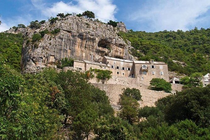 Taxi Supetar, Bra - Practical Details: Price, Booking, and Availability