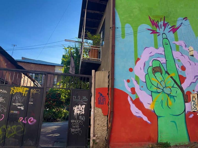 Tbilisi: 100+ Graffiti & Murals, Street Art Guided Tour - Key Points