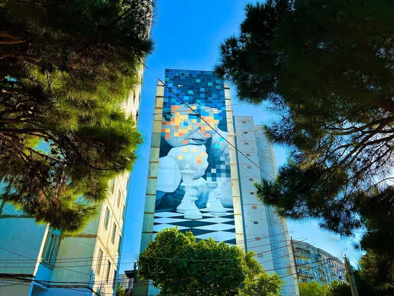 Tbilisi: 100+ Graffiti & Murals, Street Art Guided Tour - A Walk Through the Murals: What to Expect