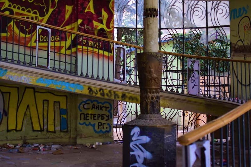 Tbilisi: Alternative Guided Walking Tour with Wine & Snacks - Why This Tour Stands Out